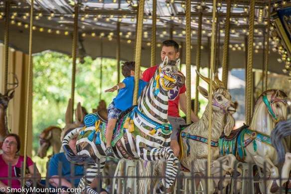 Dollywood-Carousel-Sevierville4.jpg